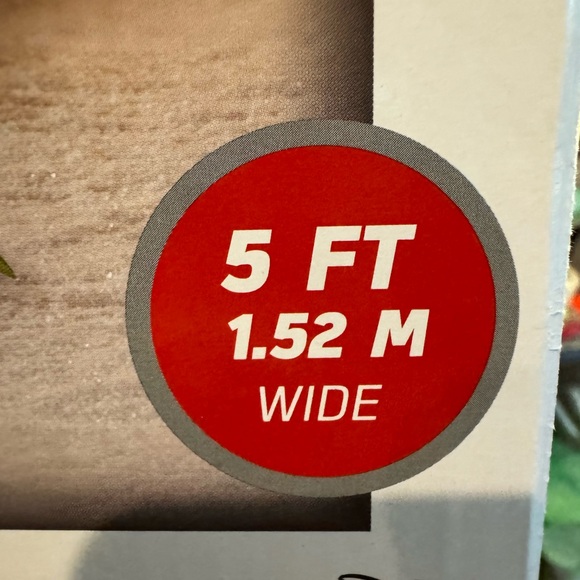 Yoda airblown inflatable lawn decoration, 5’ weighted Disney Santa hat Star Wars - Picture 5 of 6